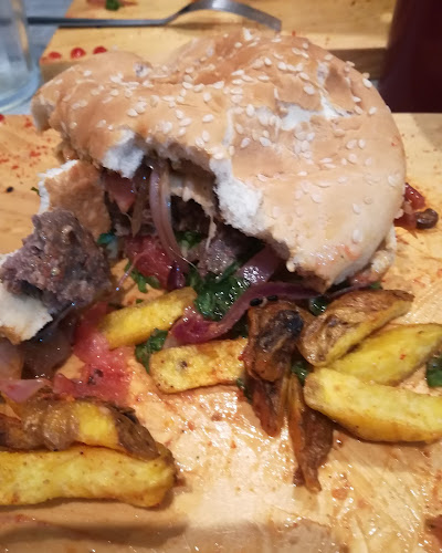 Av. Manuel Cipriano Dulanto 997, Pueblo Libre 15084