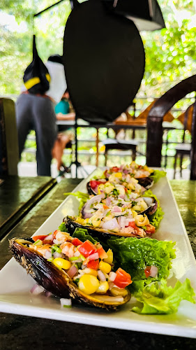 EL CANTARITO Y PUNTO - Gastronomía y hostelería