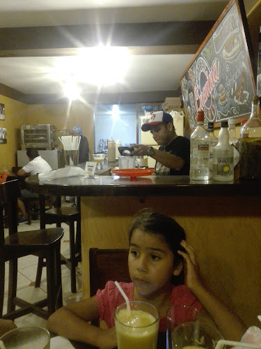 Comentarii opinii despre Cusnina Coffee Grill