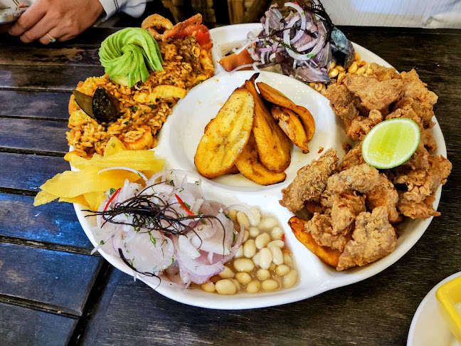 RESTAURANT CEVICHERIA Rustica de los Olivos