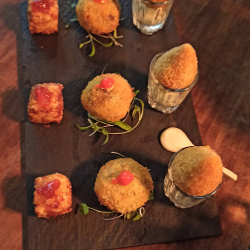 Av. Mariscal La Mar 1035, Miraflores 15074, Perú