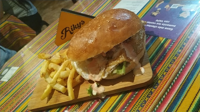 Comentarii opinii despre Rikys Burger Grill