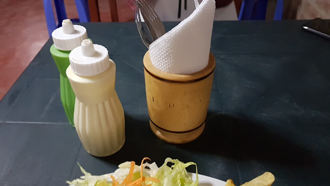 POLLERIA EL CHIKEN - Gastronomía y hostelería