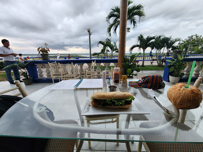 Opinii despre Dawn On The Amazon Café în Iquitos - Gastronomía y hostelería