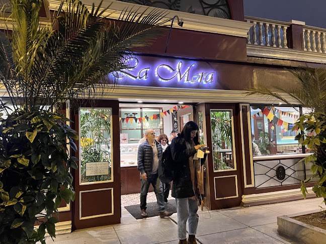 La Mora Pastelería & Café