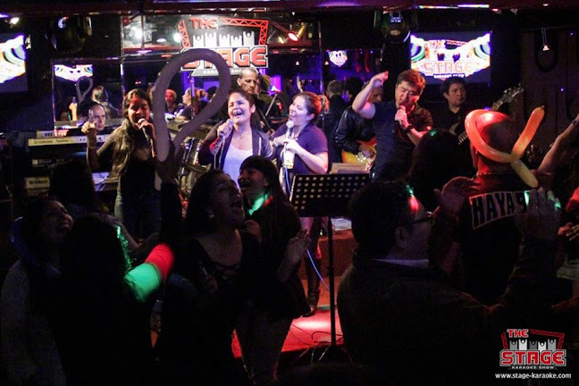 Opinii despre THE STAGE karaoke Show în Asia - Gastronomía y hostelería