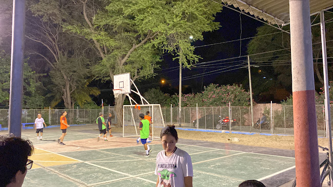 Av. Andrés Avelino Cáceres 18, Piura 20009