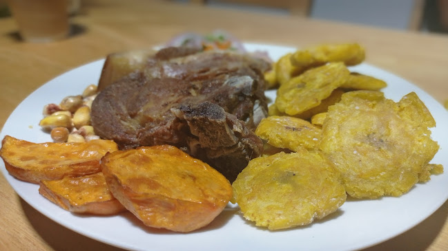 ESTACIÓN A8 - CHICHARRONERIA - Gastronomía y hostelería