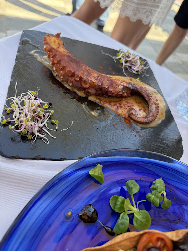 Opinii despre Qué Rico Restaurante Playa de San Juan în Santa Ana - Gastronomía y hostelería