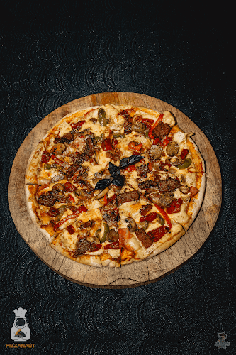 Av. Francisco Bolognesi 130, Chiclayo 14000