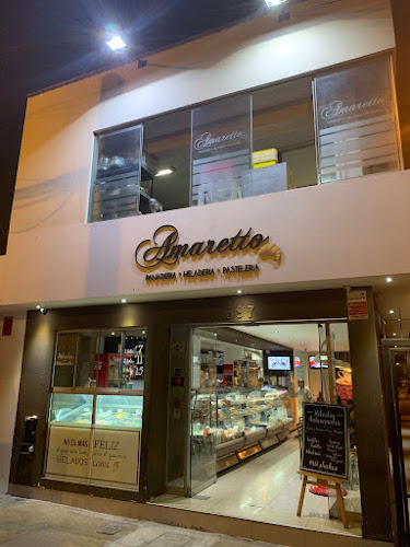Amaretto Panadería Heladería Pastelería