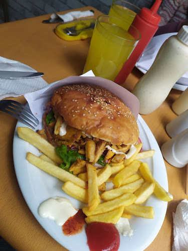 Av. Los Conquistadores 127, Lima 15073