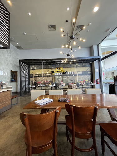 VXX2+363, Mall Aventura Plaza, Av América Oeste, Trujillo