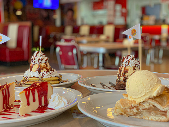 Av. Alfredo Benavides 1771, Lima 15048