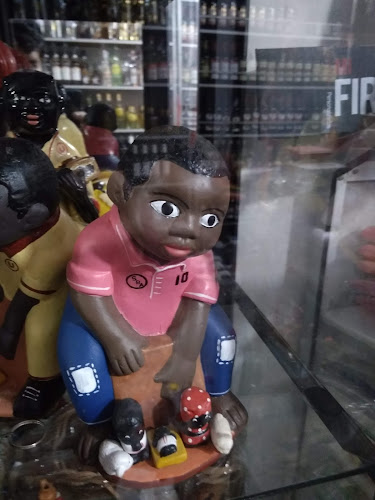 Comentarii opinii despre LICORES Y ARTESANÍAS YOLANDA