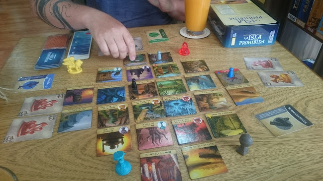 Opinii despre Boardgame Café Arequipa în Cayma - Gastronomía y hostelería