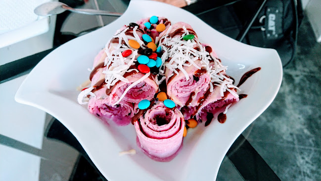 Roll°Ice ( Helados, Cafés, Chocolates y otros )