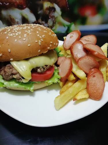 Hamburguesas La R Salchipapas