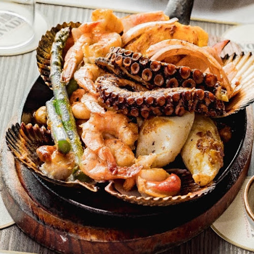 Av. Costanera 1010, Lima 15087