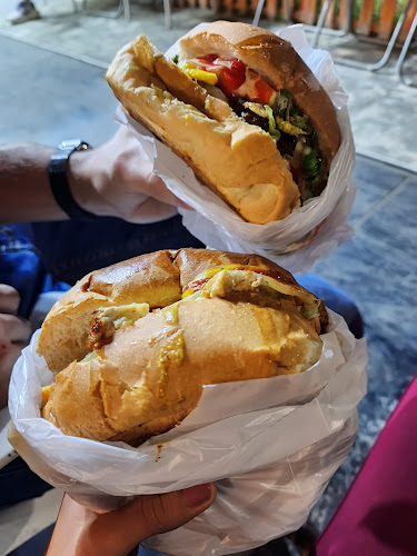 Opinii despre La Adicción Burger în Trujillo - Gastronomía y hostelería