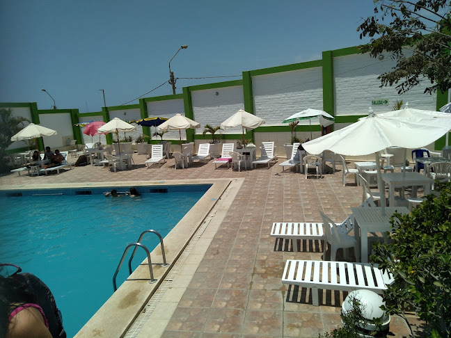 Villa Deportiva Los Delfines - Gastronomía y hostelería