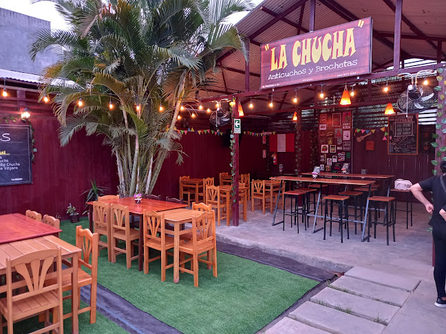 "LA CHUCHA ANTICUCHOS"