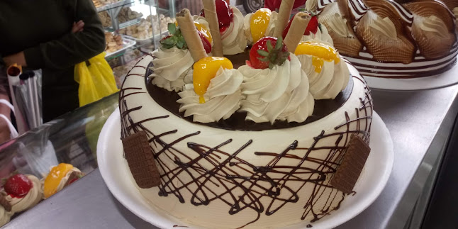 Opinii despre Pastelería Virgen de Copacabana în Tacna - Gastronomía y hostelería