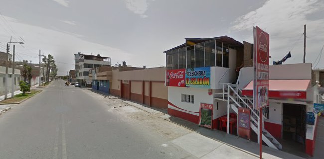 Av. Dean Saavedra #311, Huanchaco 13000, Perú